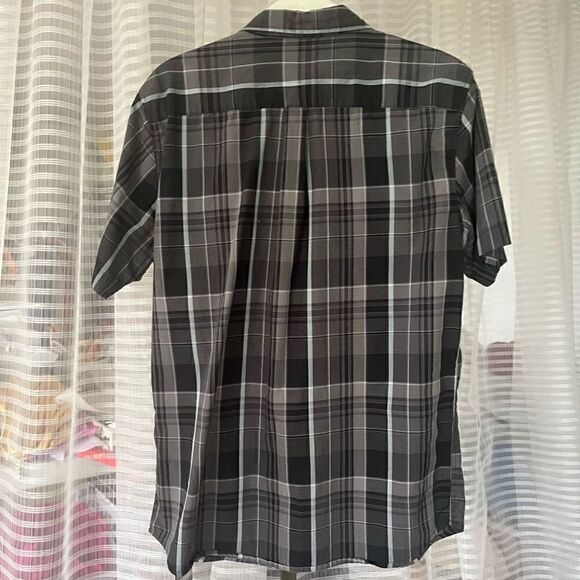 O’Neill Plaid Short Sleeve Button Up Top Shirt Men’s Large - Picture 3 of 5